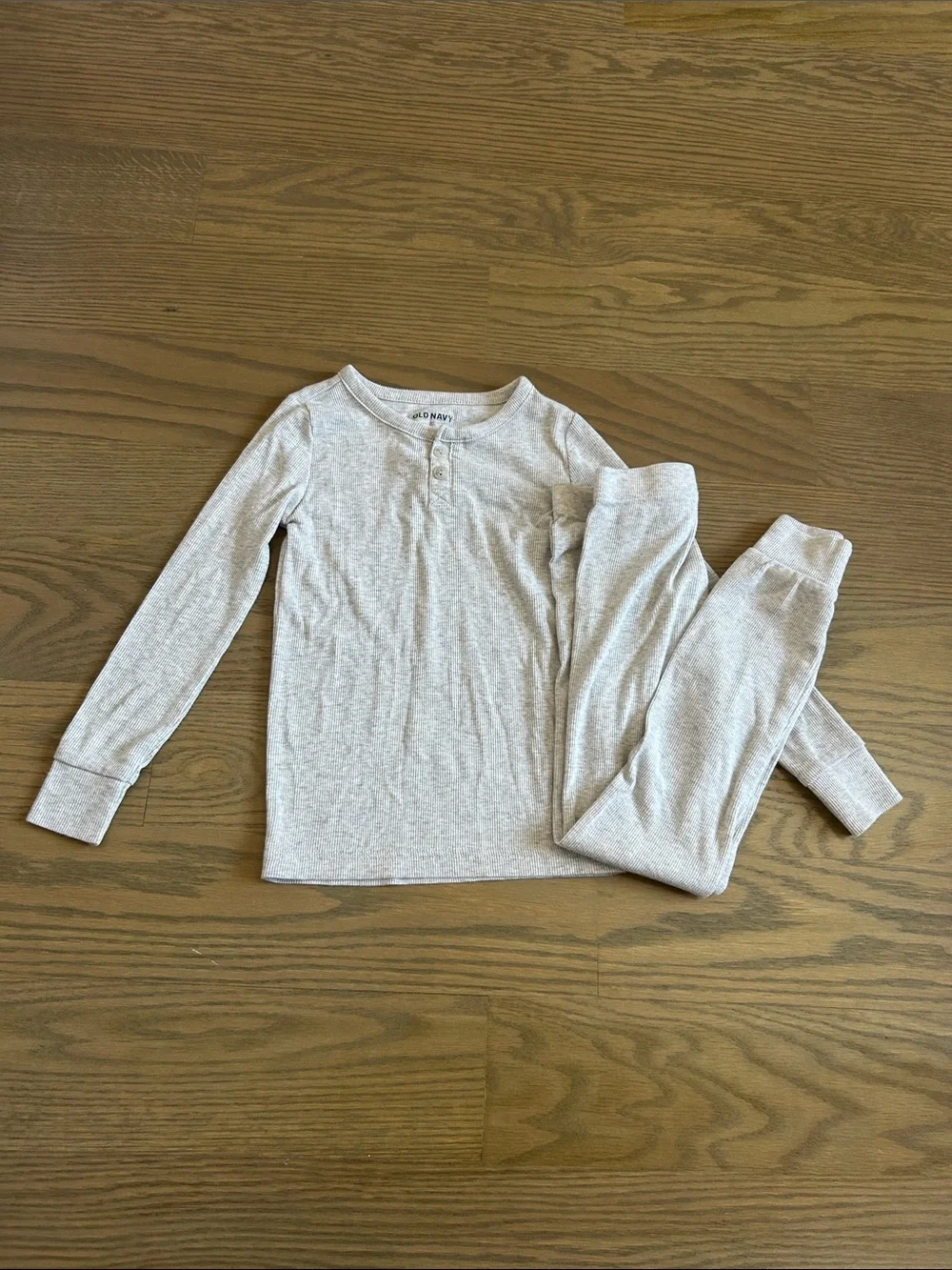 Old Navy Kids Thermal Pajama Set - Heather Gray & Light Pink. Size 5